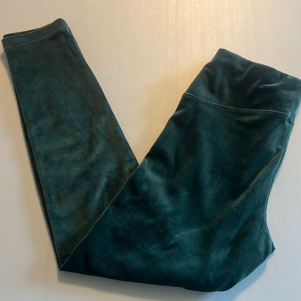 Time and Tru Dark Green Velvety Velour Leggings Size Medium (8-10)
